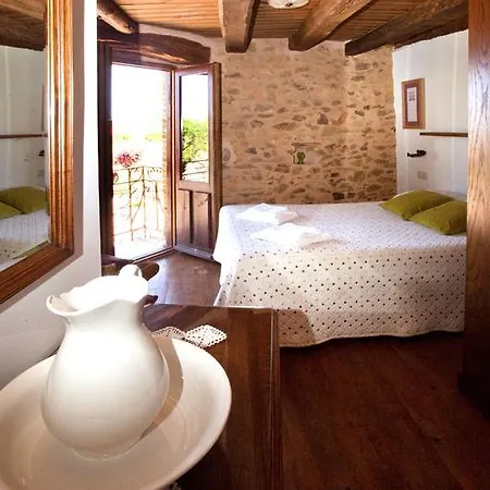 Casa Rural Las Aguedas Country house *