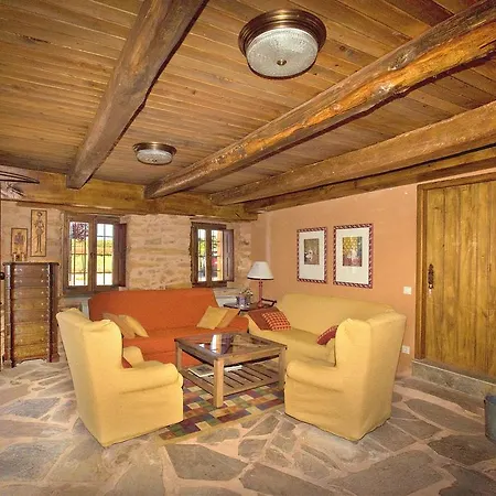 Casa Rural Las Aguedas Country house Murias de Rechivaldo
