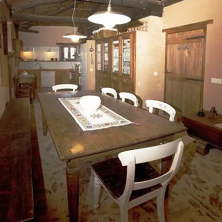 Casa Rural Las Aguedas Country house *