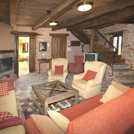 Casa Rural Las Aguedas Country house Murias de Rechivaldo