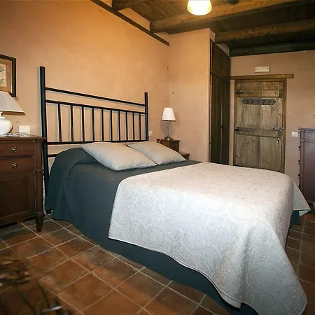 Casa Rural Las Aguedas Country house *