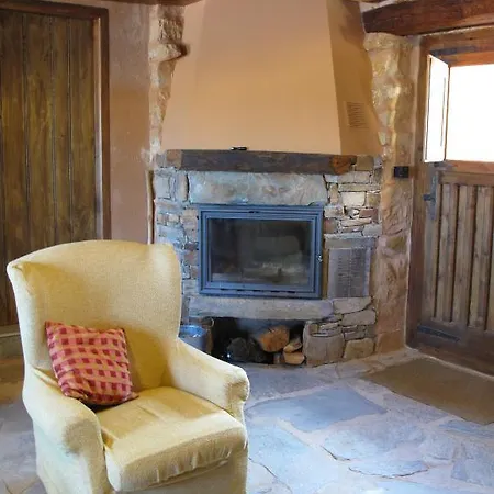 Casa Rural Las Aguedas Country house Murias de Rechivaldo